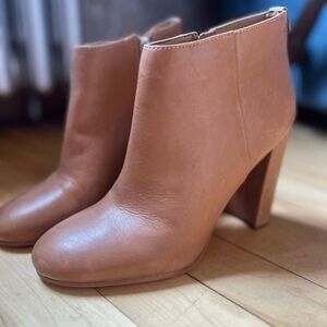 Elegant Sam Edelman Tan Leather Ankle Boots